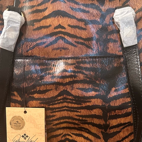 Patricia Nash Tiger Print Tote NWT - Picture 11 of 16